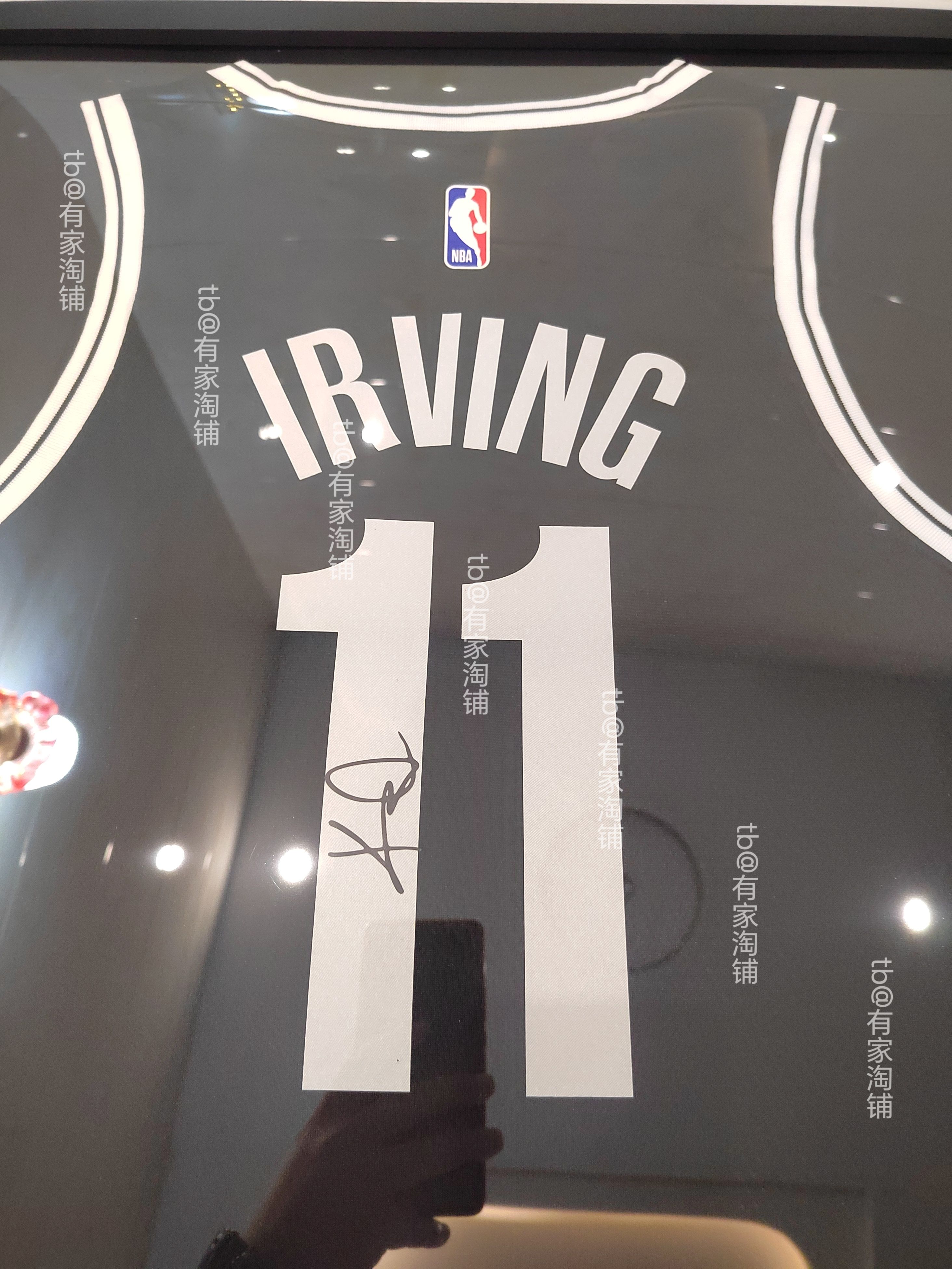 包含篮球巨星球衣商店开业，球迷争相购买的词条