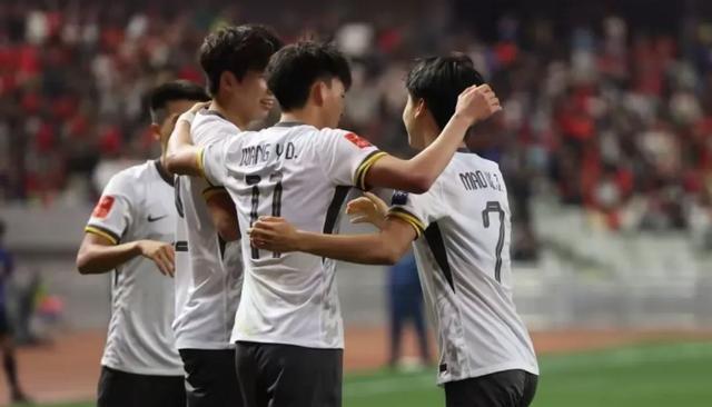 进球如潮,球队轻松晋级下一轮的简单介绍 进球如潮,球队轻松晋级下一轮的简单介绍