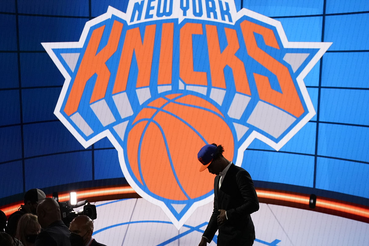 开拓者力克马刺，止住两连败的简单介绍