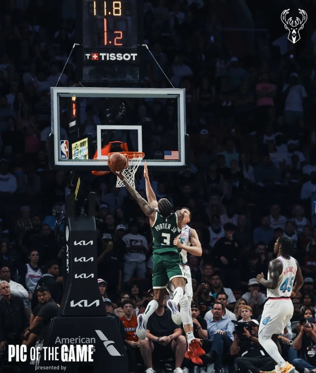 雄鹿双杀掘金，保持不败记录。的简单介绍