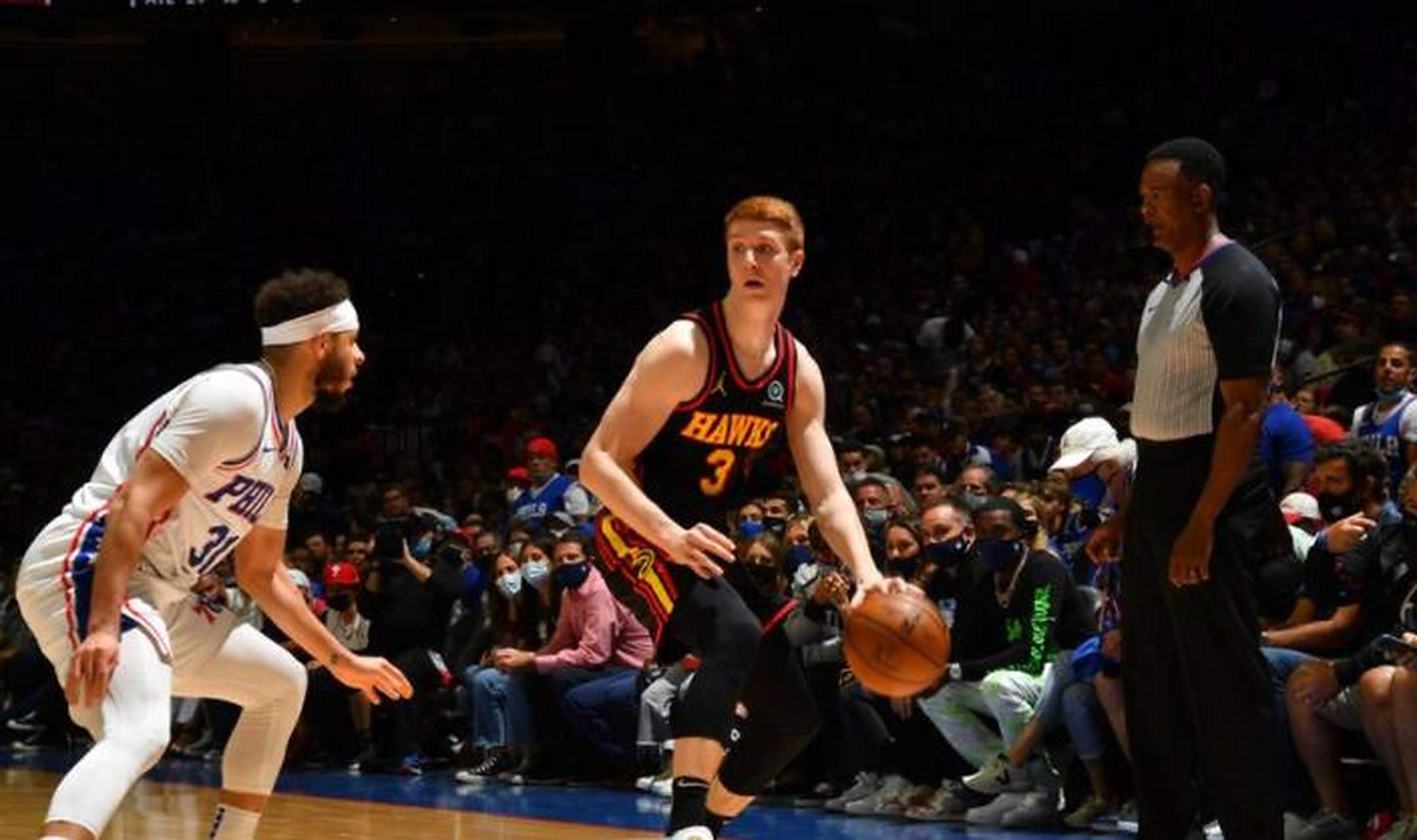 老鹰淘汰76人，晋级东部半决赛