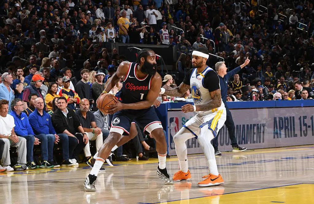 黄蜂击败凯尔特人，取得三连胜！