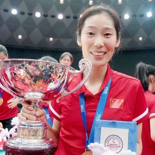 女排队长领军铿锵玫瑰再登巅峰