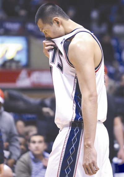 雷霆绝杀深圳队，易建联扛起全队