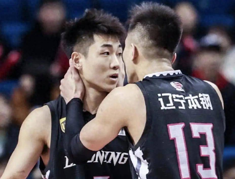 包含爵士翻盘深圳队，高诗岩高光表现的词条